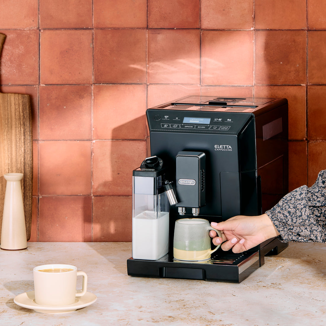 Delonghi Eletta Black