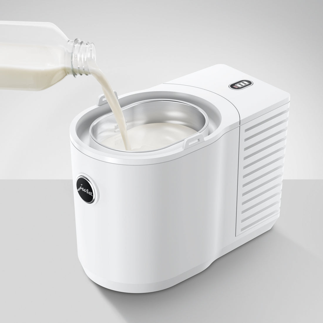 JURA Cool Control 1 L in White Filling with Milk || White