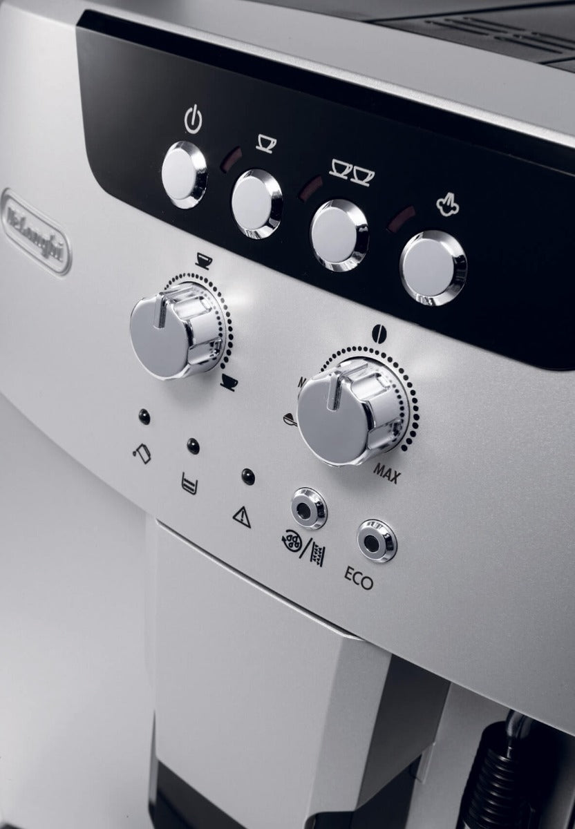 Refurbished DeLonghi ESAM04110S Magnifica