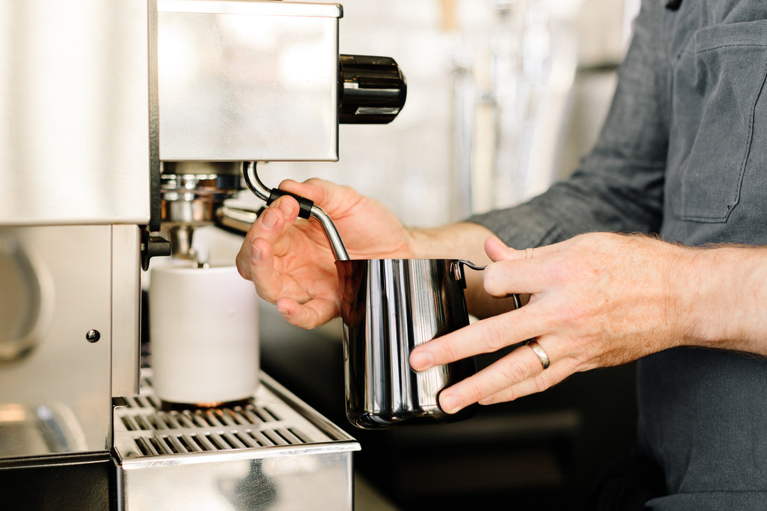 Fellow Eddy Steaming Pitcher 18oz - Graphite