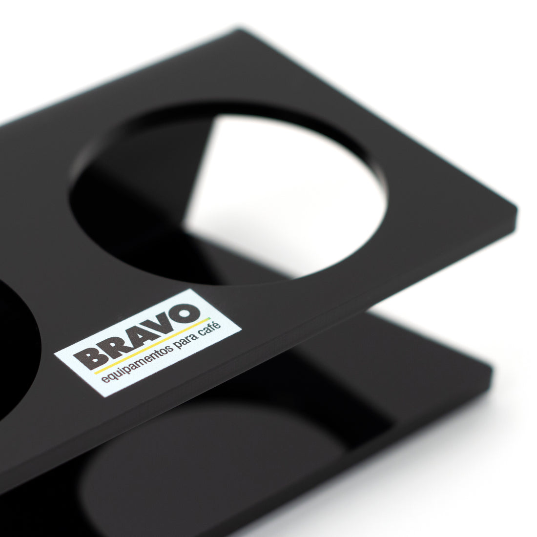 Closeup of the universal 54/58 mm holding ring. || Black