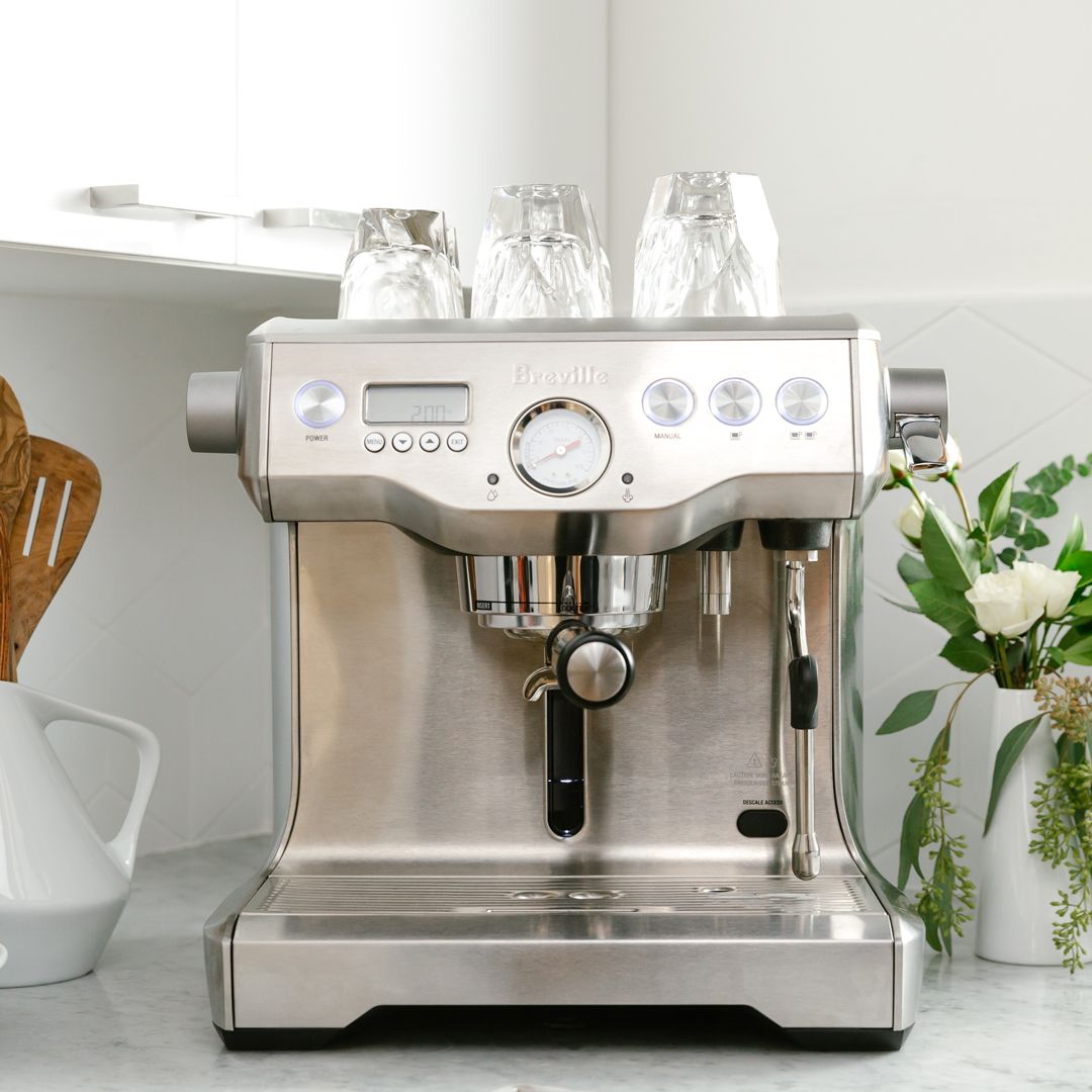 http://www.wholelattelove.com/cdn/shop/products/vero_all_clear_lifestyle_breville_machine_lifestyle_forweb.jpg?v=1572462369&width=1200