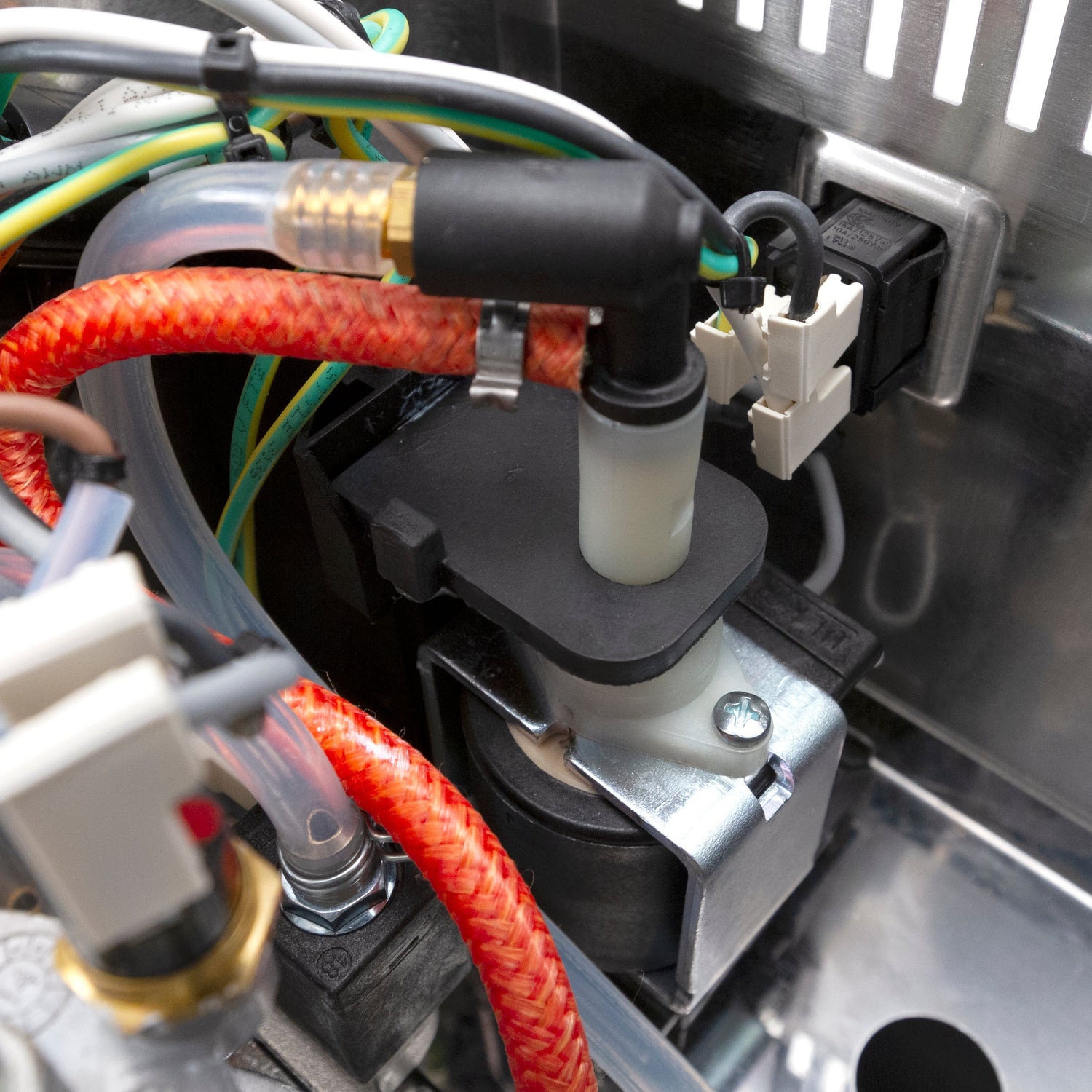 Gaggia Classic Pro: Pump Replacement