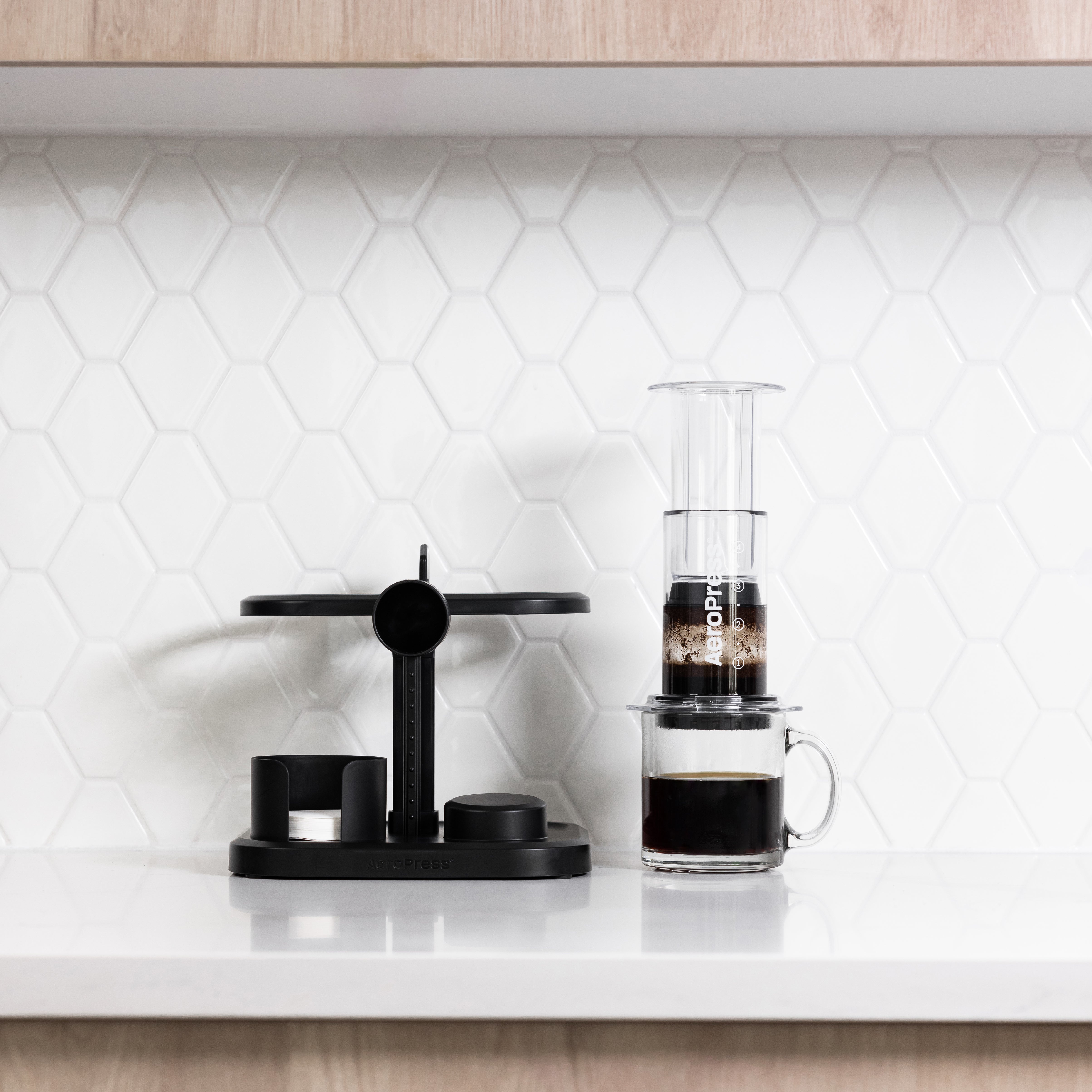 Altura The RACK Hängeregale Für AeroPress – Platzsparender Halter Für Küchenschrank (Weiß)