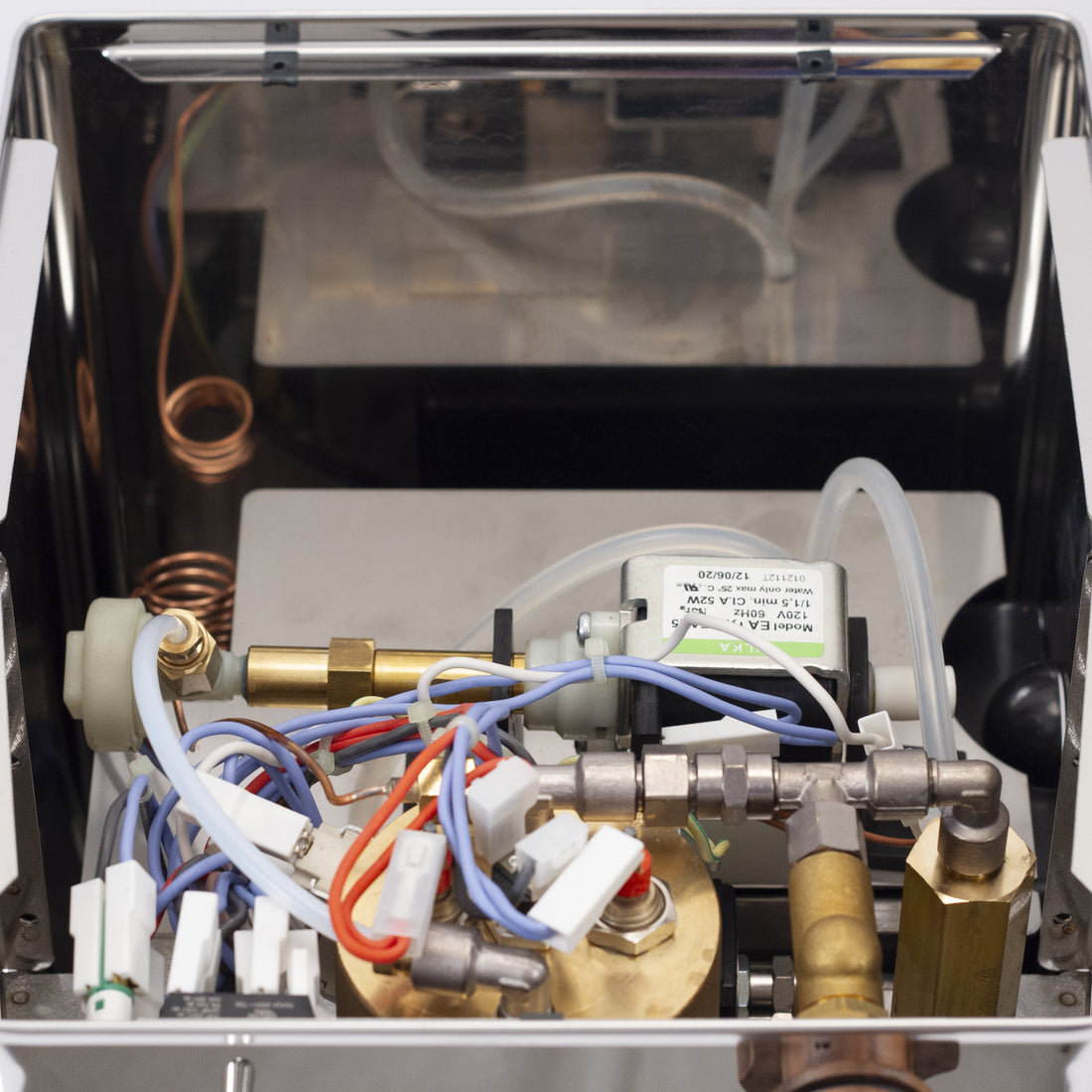 Internally, the Pippa has a clean layout with essential components easy to access.