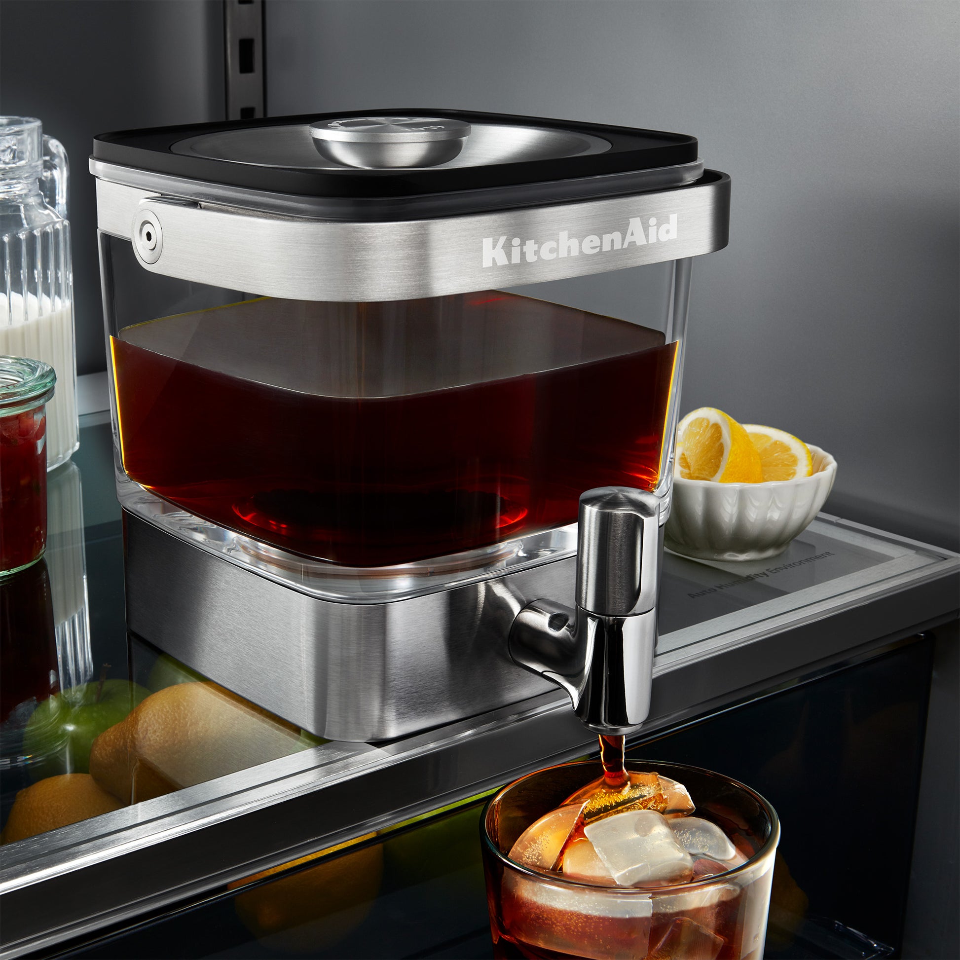 Cold Brew Coffee Maker with Automatic Opening and Closing Lid